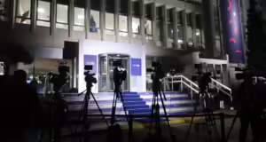 Debate ΣΥΡΙΖΑ: Με αντιπαραθέσεις, ήπιες αντεγκλήσεις και εκτενείς τοποθετήσεις για όλα τα ζητήματα από τους 4 υποψηφίους