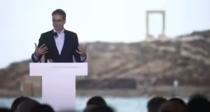 Κ. Μητσοτάκης από Νάξο: Στεκόμαστε δίπλα στους νησιώτες – Αλλάζουμε και κάνουμε τη ζωή τους καλύτερη