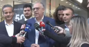 Aυτοψία του Τ. Θεοδωρικάκου στην αγορά ενόψει Black Friday: «Eντείνονται οι έλεγχοι και με ψηφιακά εργαλεία – Οι παραβάτες θα βρεθούν»