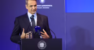 Κ. Μητσοτάκης: Προϋπολογισμός με κοινωνικό πρόσημο – 12 αυξήσεις αποδοχών και 12 μειώσεις φόρων