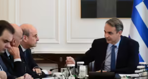 Μητσοτάκης στο Υπουργικό για τον προϋπολογισμό: Απαντά στην ακρίβεια στηρίζοντας διπλά το εισόδημα