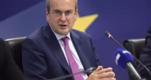 Κ. Χατζηδάκης: Στον νέο προϋπολογισμό του 2025 αποτυπώνεται η σαφής, συγκεκριμένη και χειροπιαστή βελτίωση της Οικονομίας