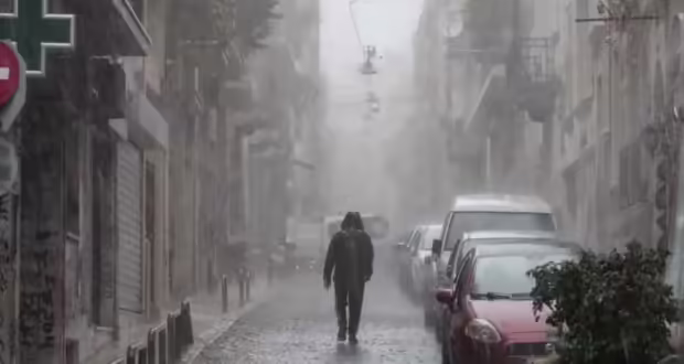 Σε κλοιό κακοκαιρίας από την Παρασκευή η χώρα με ισχυρές καταιγίδες, χαλάζι και χιόνια - «Βροχοθύελλες, πολύ προσοχή»