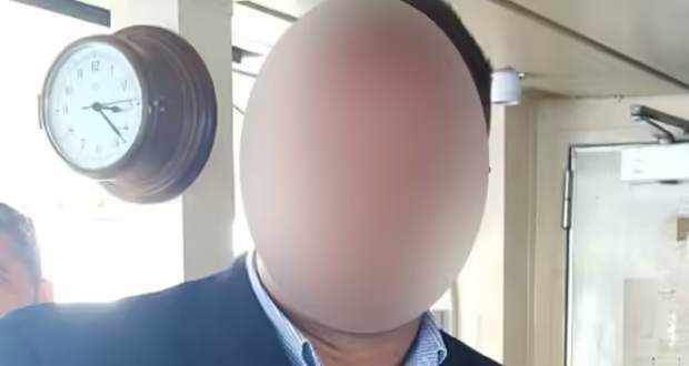 «Γέννησα ένα τέρας, θέλω να τον φτύσω» λέει η μητέρα του αστυνομικού της Βουλής που κακοποιούσε σεξουαλικά τη γυναίκα και τα παιδιά του