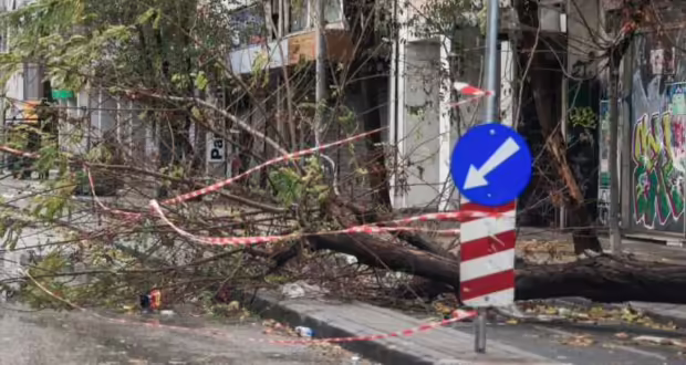 Σε κατάσταση έκτακτης ανάγκης ο Δήμος Θεσσαλονίκης – «Δεν μπορώ να αφήσω την πόλη να πάει έτσι σε γιορτές» λέει ο δήμαρχος