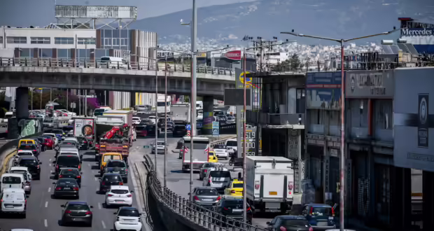 Κίνηση στους δρόμους: Κυκλοφοριακό χάος σε Κηφισό και Αττική Οδό – Προβλήματα και στην Κηφισίας