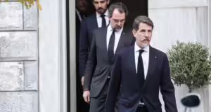 Ντε Γκρες το επίθετο που επέλεξε η τέως βασιλική οικογένεια – Παύλος και Νικόλαος κατέθεσαν αίτηση για ιθαγένεια