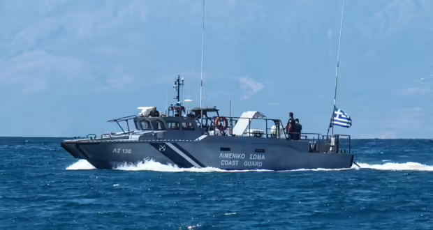 Μυτιλήνη: Ταχύπλοο διακινητών εμβόλισε σκάφος της Ακτοφυλακής – Στο νοσοκομείο μεταφέρθηκε τραυματισμένος λιμενικός