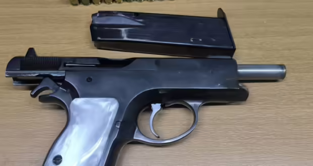 Συνελήφθη 40χρονος στον Βύρωνα: Έκρυβε όπλο στο πορτ μπαγκάζ αυτοκινήτου