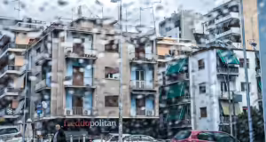 Καιρός σήμερα: Πολλή συννεφιά, έντονες βροχές και χιόνια στα ορεινά – Στους 18 βαθμούς η θερμοκρασία σε Αττική και Κρήτη