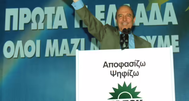 Τετραήμερο εθνικό πένθος για τον Κώστα Σημίτη – Η ένταξη της Ελλάδας στο ευρώ και της Κύπρου στην ΕΕ στις μεγάλες στιγμές της πολιτικής του διαδρομής