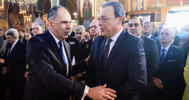 Στον αγιασμό των υδάτων στον Πειραιά ο Γ. Γεραπετρίτης