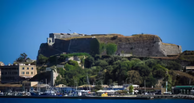 Κέρκυρα: 15 έφηβοι ξυλοκόπησαν άγρια 17χρονο για μια κοπέλα και το ανέβασαν στο διαδίκτυο