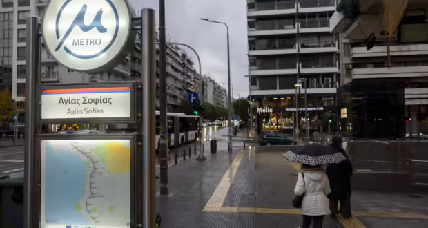 Θεσσαλονίκη: Δύο πτώσεις ηλικιωμένων σε σκάλες στον σταθμό “Αγίας Σοφίας” – Διακομίστηκαν σε νοσοκομεία