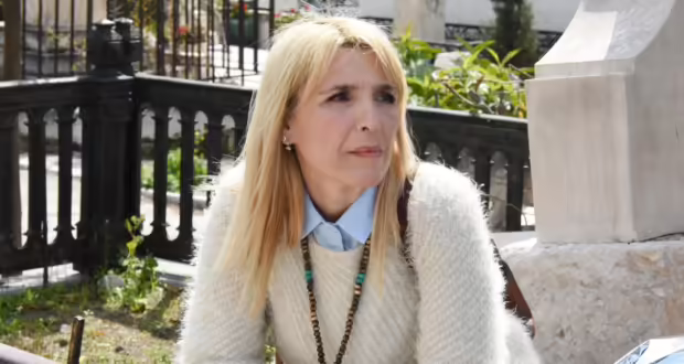 Ρένα Κουβελιώτη: Θύμα τροχαίου ο γιος της – «Μερικά εκατοστά μας χωρίζουν από την άβυσσο»