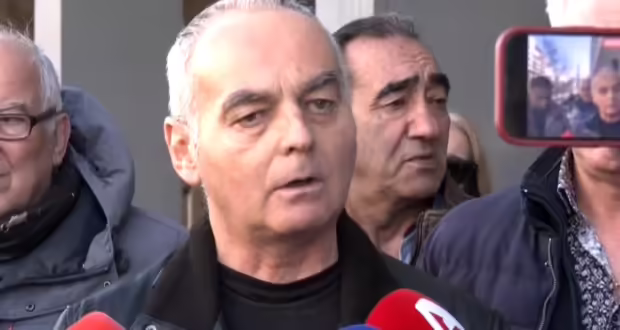 Ξέσπασε ο πατέρας του Άλκη Καμπανού για την παρουσία οπαδών έξω από τα δικαστήρια