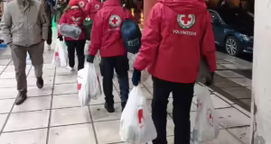 Θεσσαλονίκη: Οι εθελοντές του Ερυθρού Σταυρού στο πλευρό των ευάλωτων ομάδων του πληθυσμού