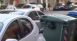 Θεσσαλονίκη: «Τσουχτερά» πρόστιμα σε οδηγούς που παρκάρουν μπροστά σε κάδους απορριμμάτων