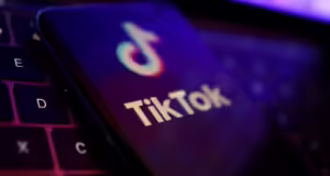 TikTok Challenges: Η δοκιμασία του Blackout και οι επικίνδυνες προκλήσεις για παιδιά και εφήβους