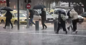 Καιρός αύριο: Καταιγίδες στα Δωδεκάνησα και βροχές στα νησιά του Αιγαίου και τα δυτικά – Μικρή «βουτιά» θα κάνει η θερμοκρασία