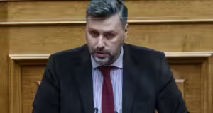 Γιάννης Καλλιάνος: «Η Δημοκρατία δεν εκφοβίζεται από μία μερίδα διαταραγμένων» λέει για την εμπρηστική επίθεση στο κέντρο μελέτης στη Γλυφάδα