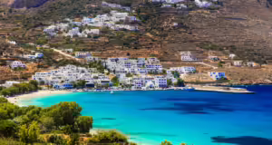 Άνδρος: Πρώτη ανάμεσα σε 15 προτεινόμενα μέρη της Ευρώπης για διακοπές τον Απρίλιο