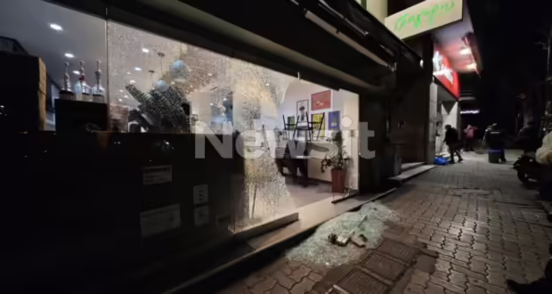 Κυψέλη: Τέσσερις συλλήψεις για την καταδρομική επίθεση – Ομάδα κουκουλοφόρων με ρόπαλα διέλυσε βιτρίνες καταστημάτων