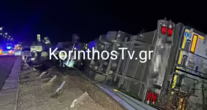 Ανατροπή νταλίκας στην Κορίνθου – Πατρών κοντά στο Ξυλόκαστρο
