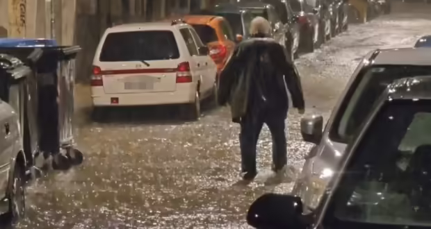 Καιρός: Άνοιξαν οι ουρανοί στην Αττική – «Ποτάμια» οι δρόμοι, που υπάρχουν προβλήματα