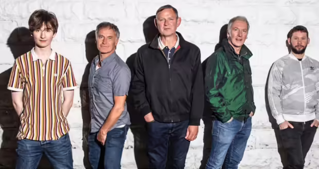 Οι Inspiral Carpets επιστρέφουν στην Ελλάδα- Stephen Holt: Έχουμε διατηρήσει τις garage ρίζες μας