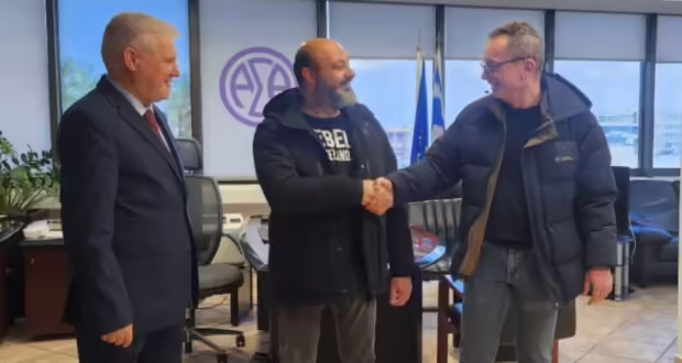 Οδηγός του ΟΑΣΘ βρήκε και παρέδωσε πορτοφόλι με 1.400 ευρώ
