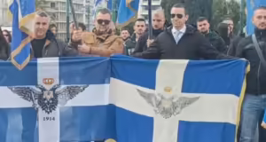 Ο Ηλίας Κασιδιάρης πήρε άδεια από τη φυλακή και βρέθηκε σε πολιτική συγκέντρωση στο Σύνταγμα