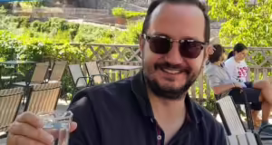 Βασίλης Καλογήρου: «Μυστήριο» με τον ιατρικό φάκελο του 39χρονου – Καταθέτουν οι γονείς του για τα σενάρια δολοφονίας του