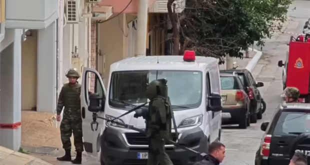 Καμίνια: Βίντεο από την επιχείρηση του Στρατού για την απομάκρυνση της χειροβομβίδας