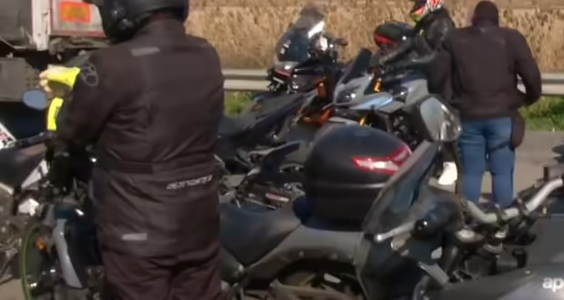 Θεσσαλονίκη: Συμβολική μοτοπορεία στη μνήμη των θυμάτων των Τεμπών