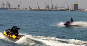 Θεσσαλονίκη: Βόλτα και φιγούρες με jet ski στον Θερμαϊκό
