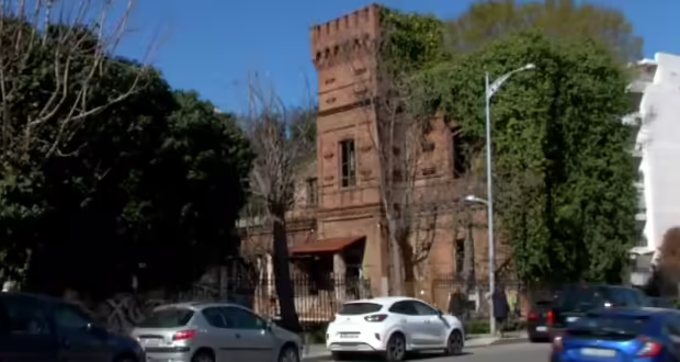 Θεσσαλονίκη: Σκουπιδότοπος και πάρκινγκ ο διατηρητέος «Κόκκινος Πύργος»