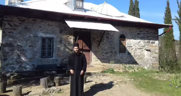 Στο εδώλιο ο βιτριολιστής ιερέας της Μονής Πετράκη – «Το υγρό έσκαβε το δέρμα» κατέθεσε ένας από τους μητροπολίτες