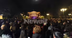 Τέμπη: Μεγάλη συναυλία για τα 57 θύματα στην πλατεία Συντάγματος