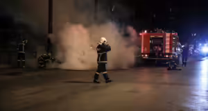 Φωτιά σε επαγγελματικό χώρο στο Βιομηχανικό Πάρκο Σχιστού στο Πέραμα