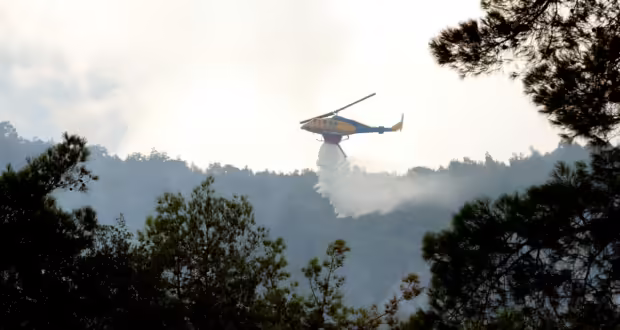 Φωτιά στην Ζάκυνθο – Σηκώθηκε ένα ελικόπτερο
