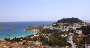 Ακρόπολη της Λίνδου: Μαγεύει τους επισκέπτες ο επιβλητικός δωρικός ναός της Αθηνάς Λινδίας