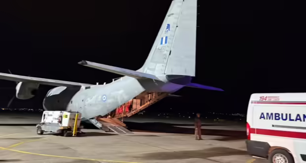 Αεροσκάφος της Πολεμικής Αεροπορίας στα Σκόπια – Θα μεταφέρει τρεις εγκαυματίες στην Ελλάδα για νοσηλεία