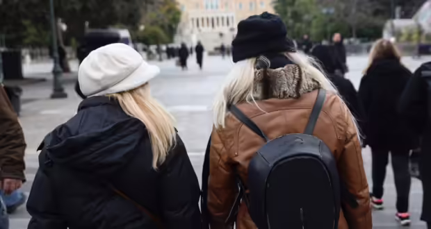 Καιρός σήμερα: Χειμωνιάτικο σκηνικό με βροχές και χιόνια