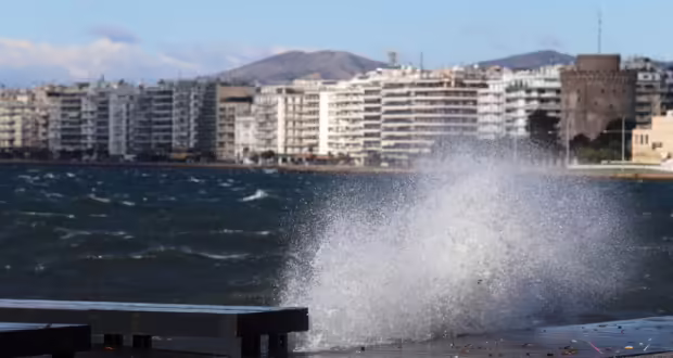 Θεσσαλονίκη: Γυναίκα ανασύρθηκε νεκρή από τον Θερμαϊκό – Ένιωσε αδιαθεσία και έπεσε στη θάλασσα
