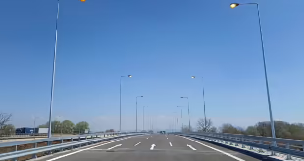 Θεσσαλονίκη: Παραδίδεται στην κυκλοφορία η γέφυρα Αξιού