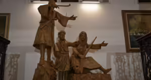 Εγκαινιάστηκε στο κατάμεστο ΥΜΑΘ η έκθεση κειμηλίων και τεκμηρίων «Επανάσταση 1821: Ο Αγώνας για την Παλιγγενεσία»