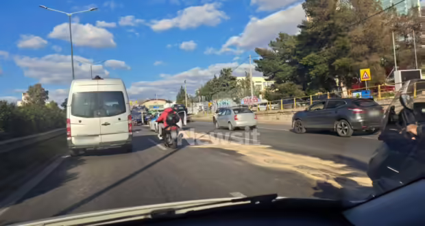 Κίνηση στους δρόμους: Μαρτύριο στον Κηφισό με ουρές αυτοκινήτων – Λάδια στην άσφαλτο στη Νέα Φιλαδέλφεια