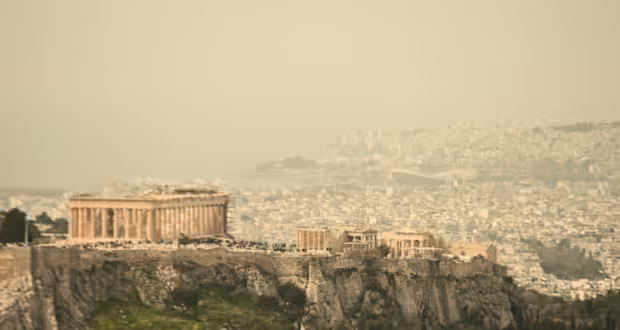Καιρός – Τσατραφύλλιας: 25η Μαρτίου με 20άρια, αφρικανική σκόνη και λασποβροχές