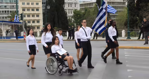 Μαθητική παρέλαση 25ης Μαρτίου: Τσολιαδάκια, παραδοσιακές στολές και εθνική υπερηφάνεια